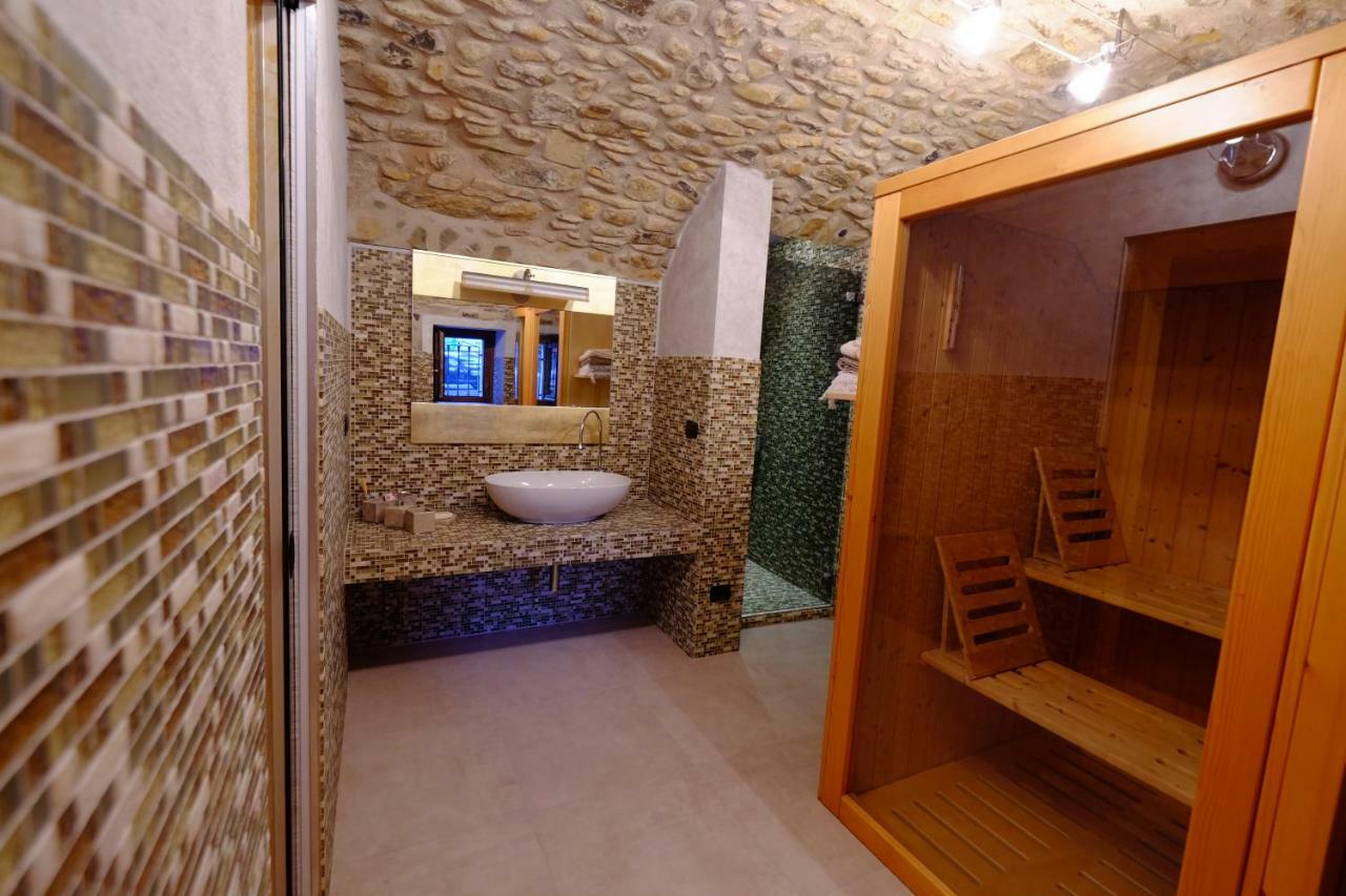 B&B La Corte Suites Salice Terme Ngoại thất bức ảnh